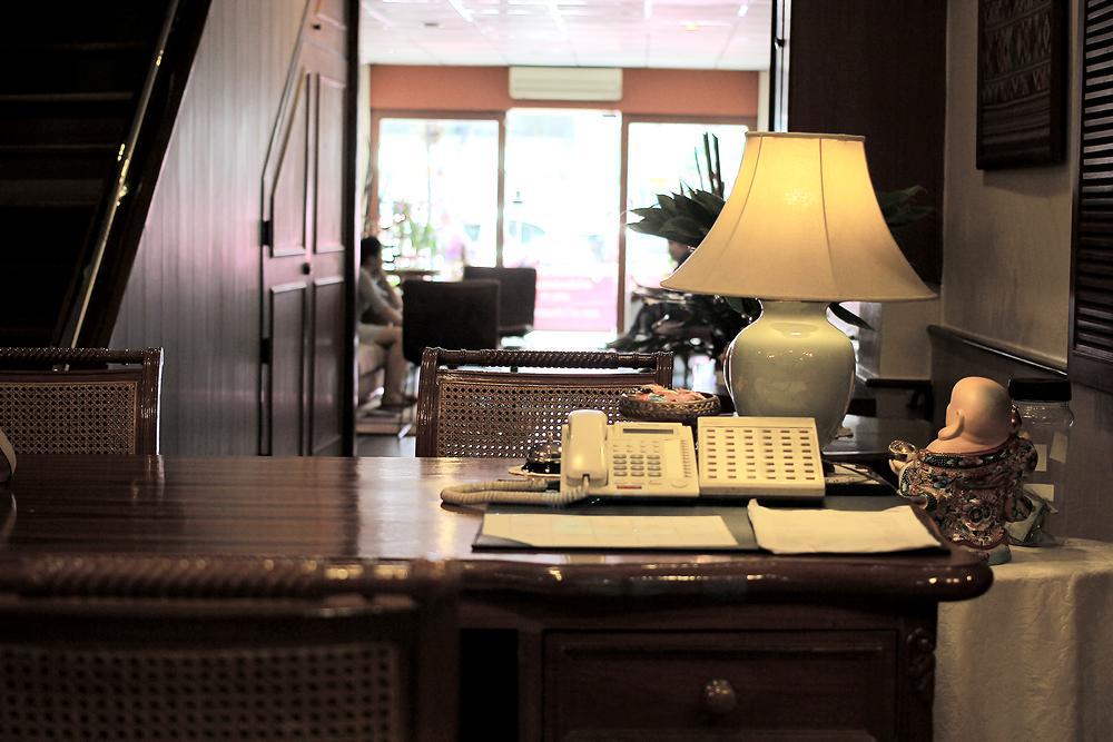 Travel Lodge Surawong (Adults Only) Bangkok Exterior foto