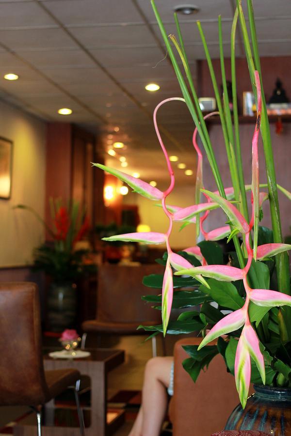 Travel Lodge Surawong (Adults Only) Bangkok Exterior foto