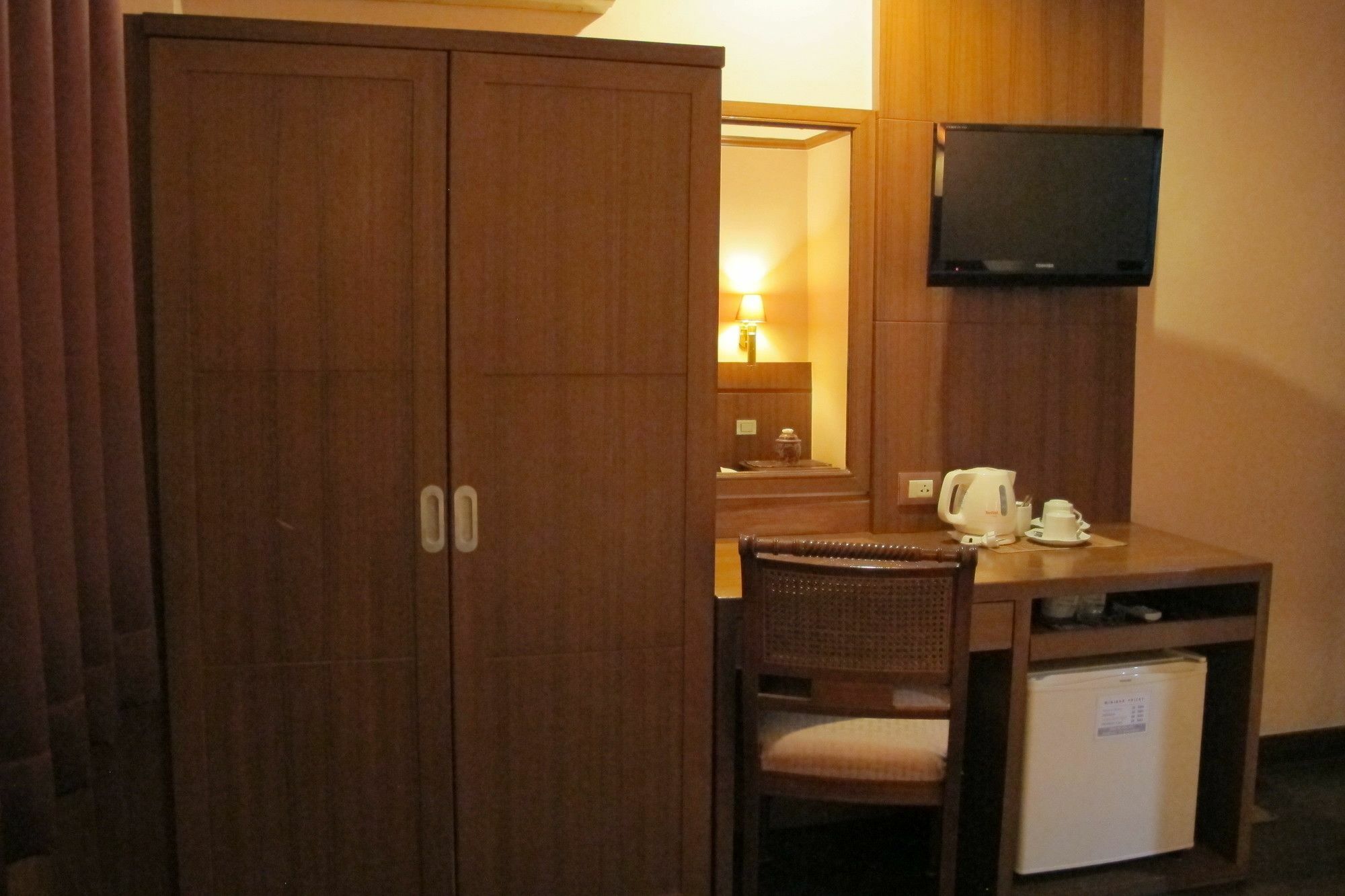 Travel Lodge Surawong (Adults Only) Bangkok Exterior foto
