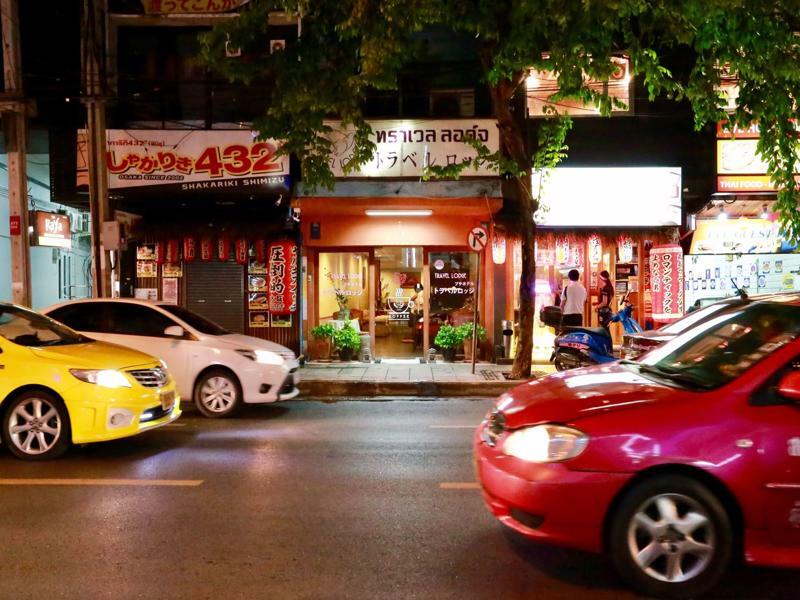 Travel Lodge Surawong (Adults Only) Bangkok Exterior foto