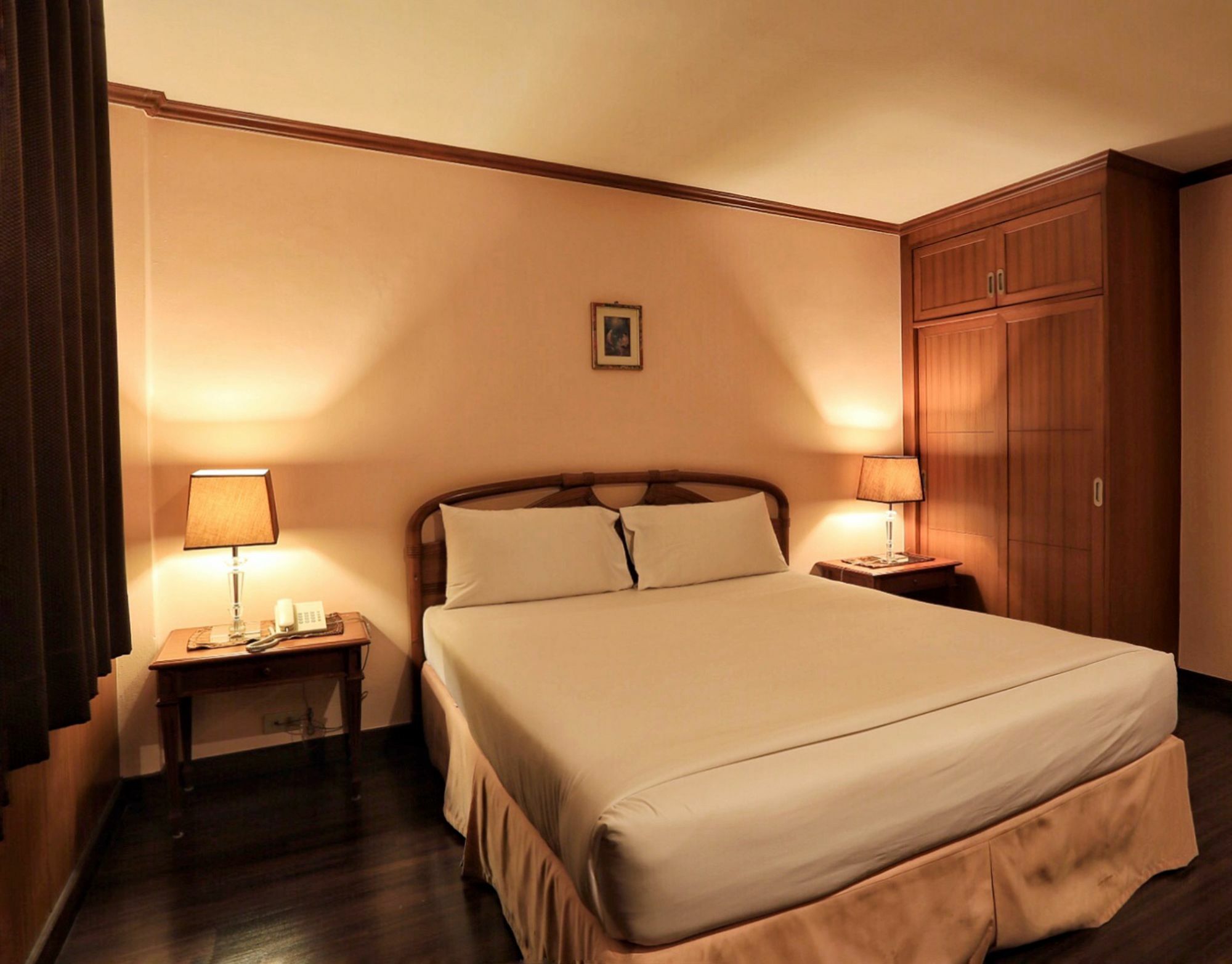 Travel Lodge Surawong (Adults Only) Bangkok Exterior foto