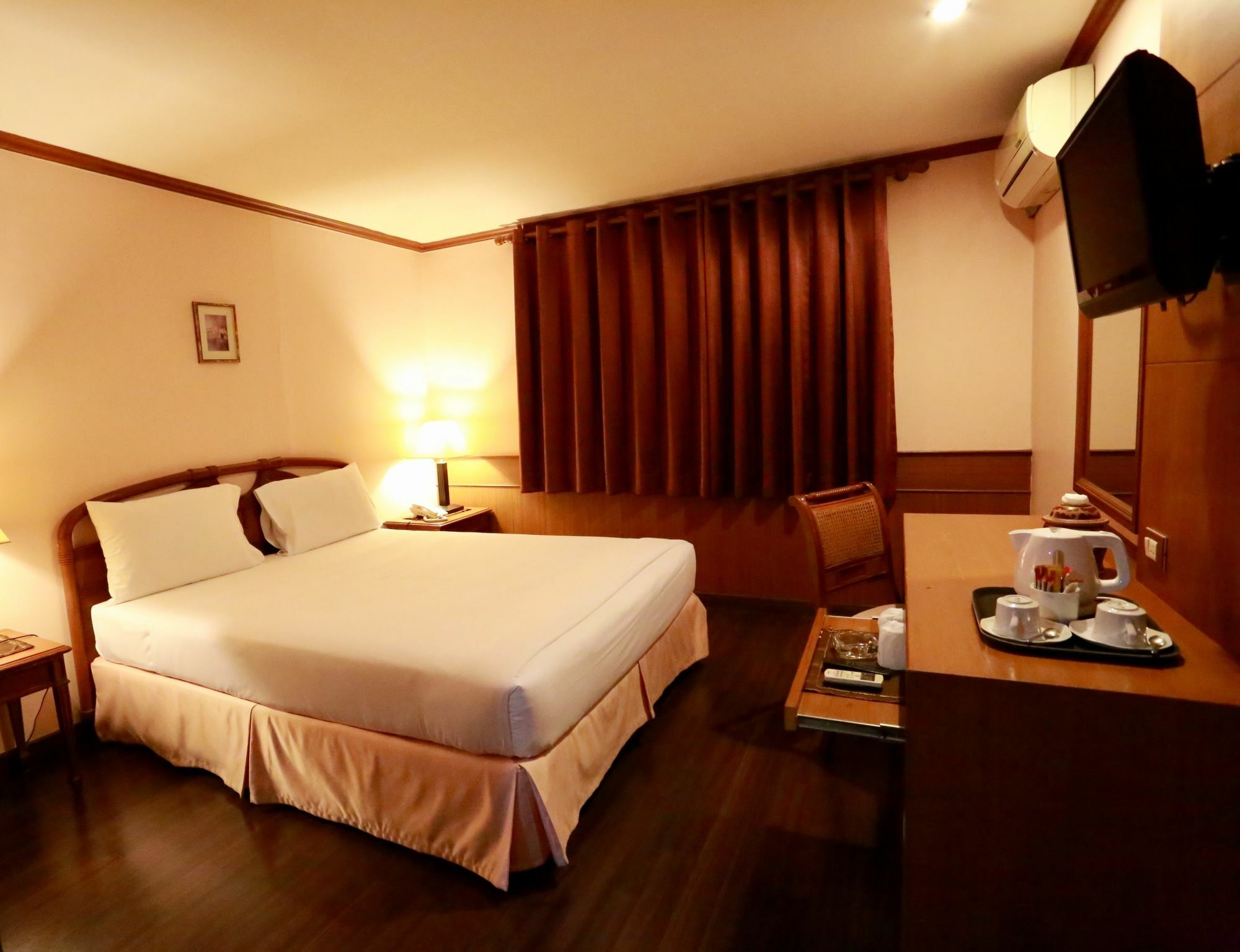 Travel Lodge Surawong (Adults Only) Bangkok Exterior foto