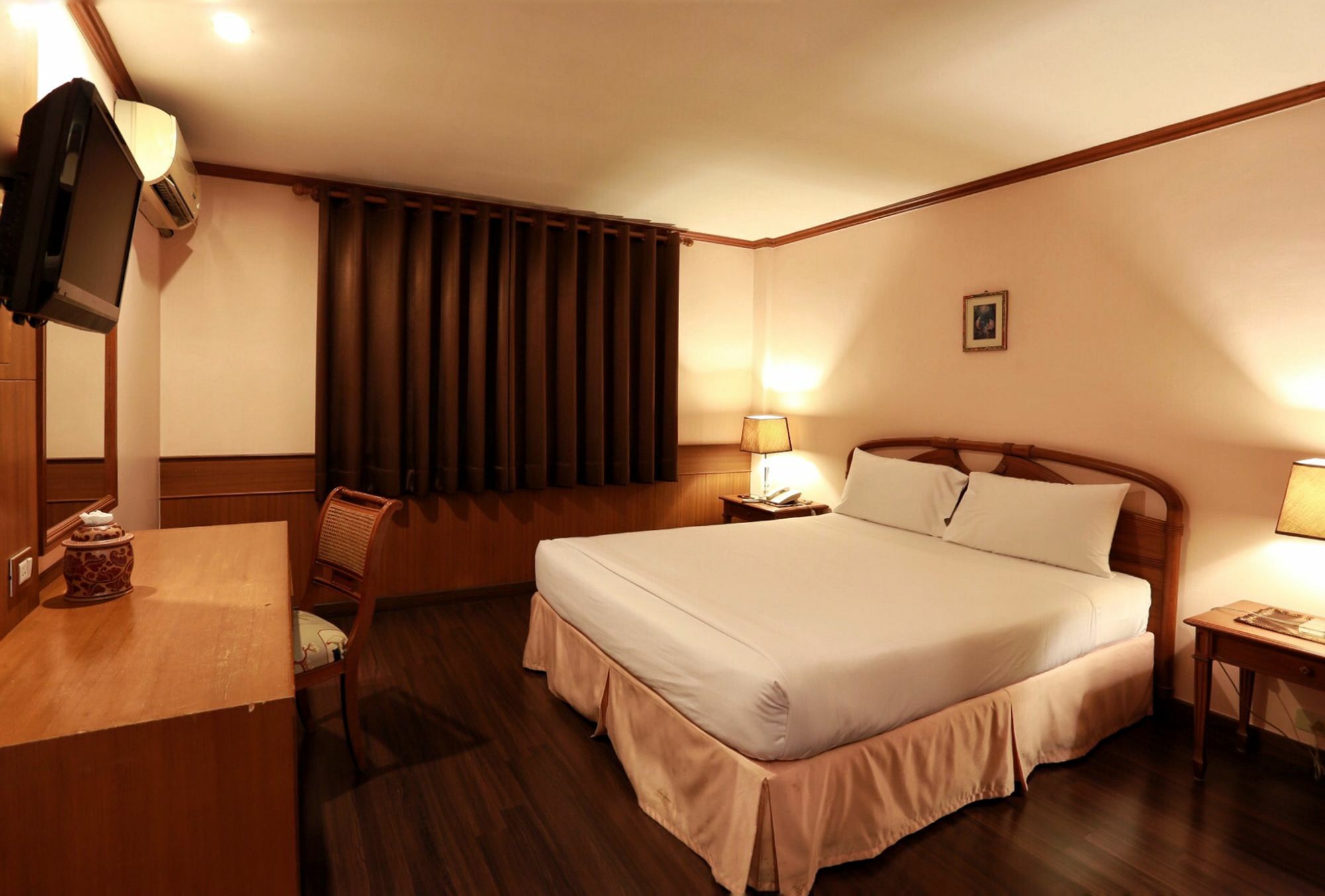 Travel Lodge Surawong (Adults Only) Bangkok Exterior foto